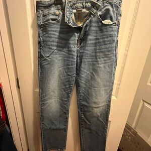 32 x 30 American Eagle Outfitters men’s jeans